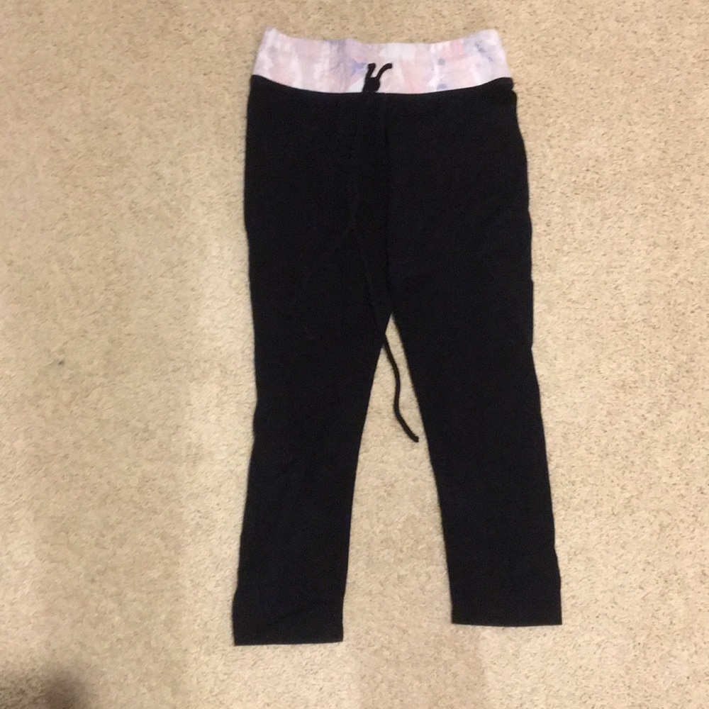 Black Size Small Capri Leggings With Pink Brim
